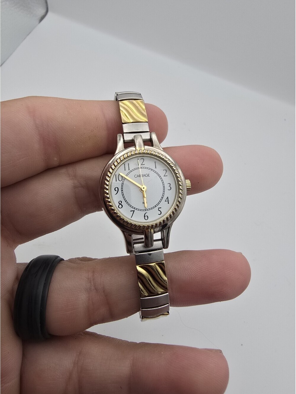 Vintage 2005 Carriage by Timex Stainless Steel Womens Quartz Watch Gold Tone